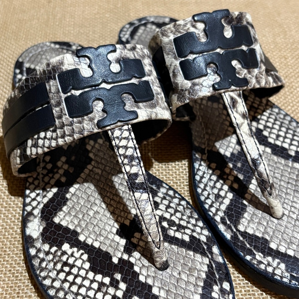 Tory Burch Leigh Flat Leather Thong Sandals 8M Black Snake 74232 Summer Neutral